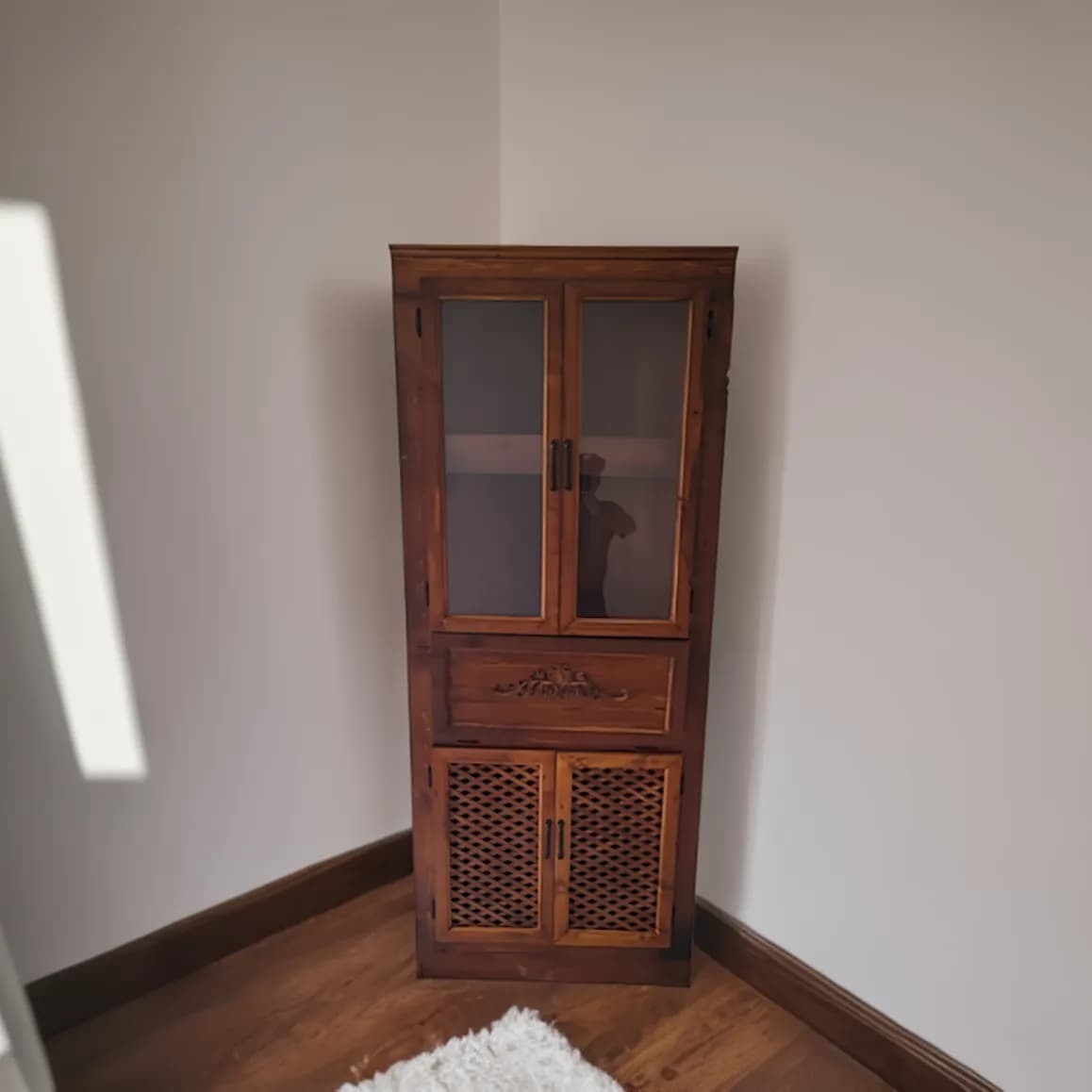 Кутова_шафа